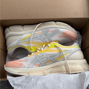 ASICS Gel-Quantum 360 VIII Paris in Cream and Safety Yellow